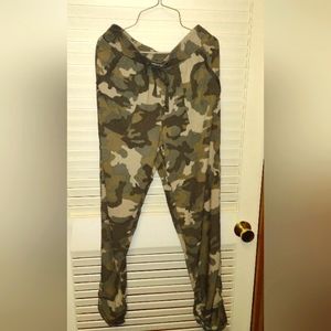 Hippie Rose women's rayon pants.  Size L.